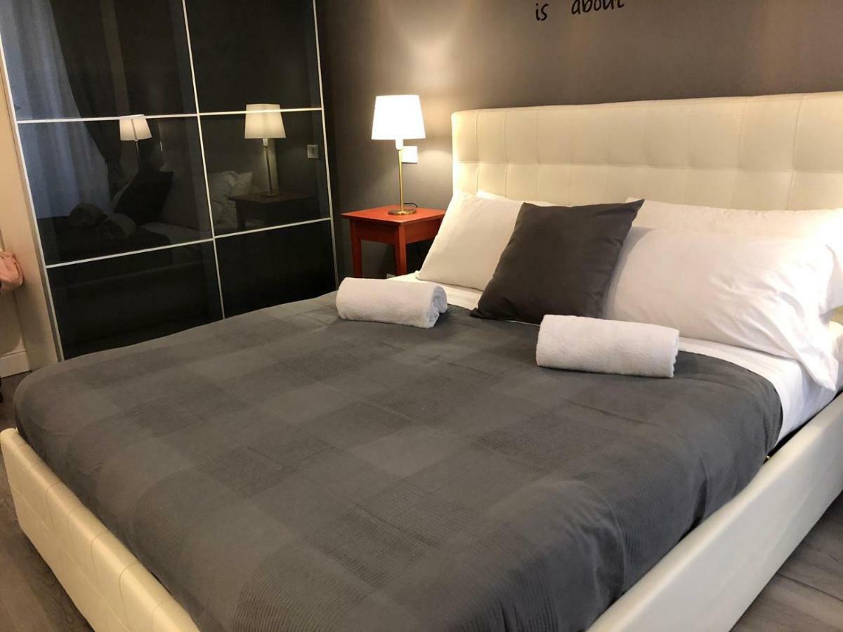 109 Suites Roma Екстер'єр фото